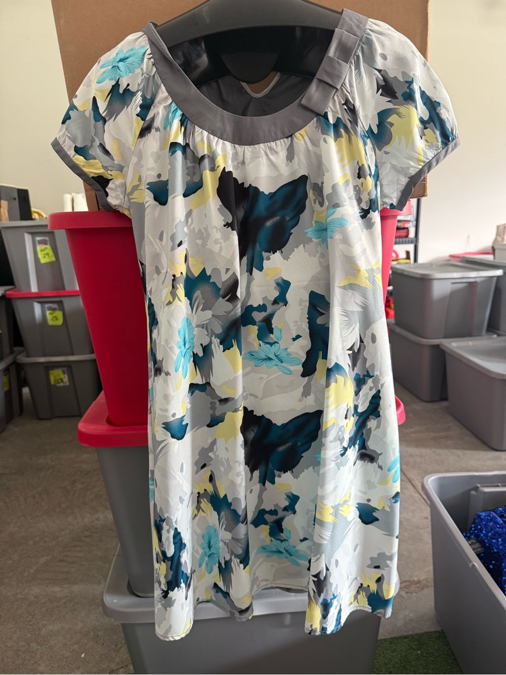 Floral Puff-Sleeve Tunic Dress in Teal, Gray & Yellow p83